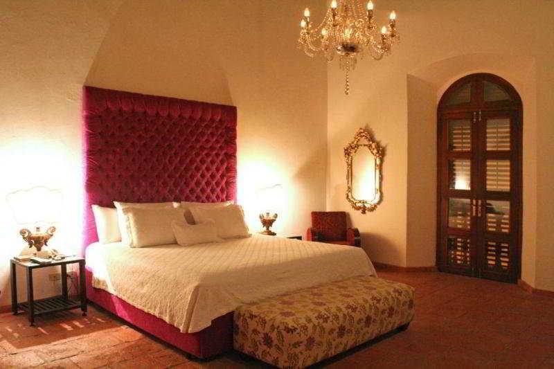 Hotel Boutique Casa Del Arzobispado Cartagena Bagian luar foto
